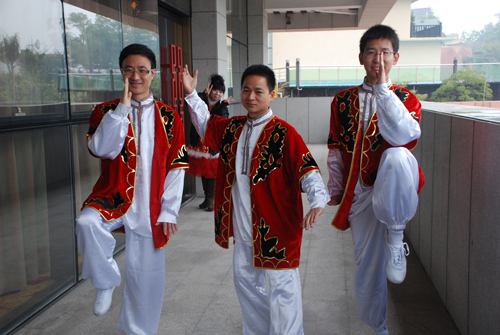 易倍在线客服,年会之幕后花絮